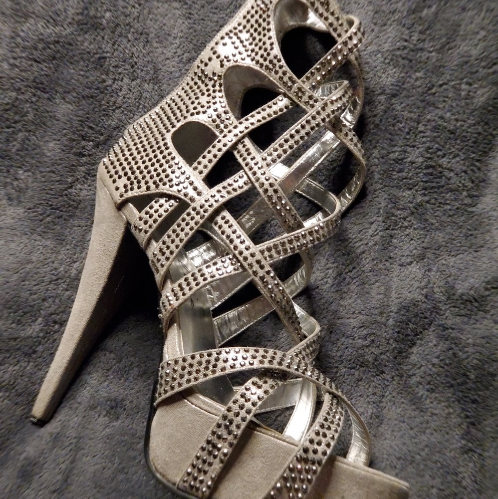 *Elle*Glitter Heels Size 10